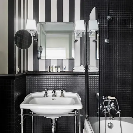 Szálloda Verneuil Saint Germain 4*