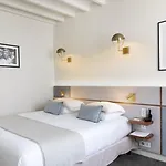 Verneuil Saint Germain Ξενοδοχείο 4*