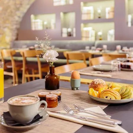 Verneuil Saint Germain 4*