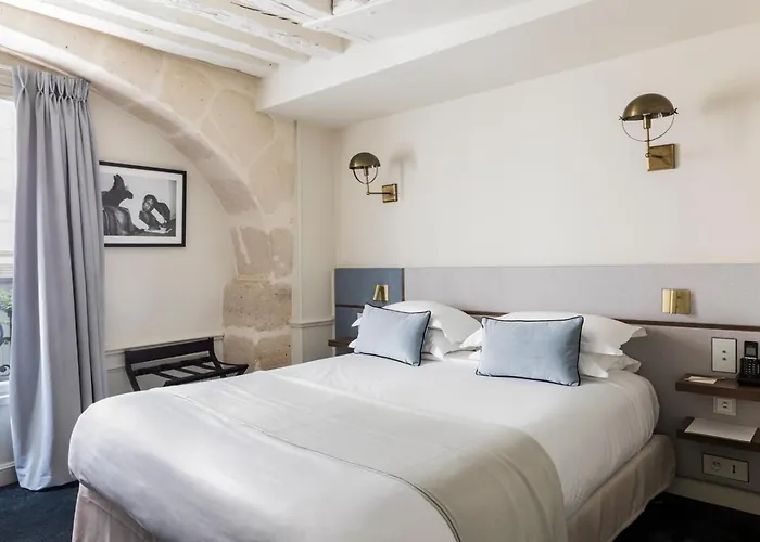 Verneuil Saint Germain Отель