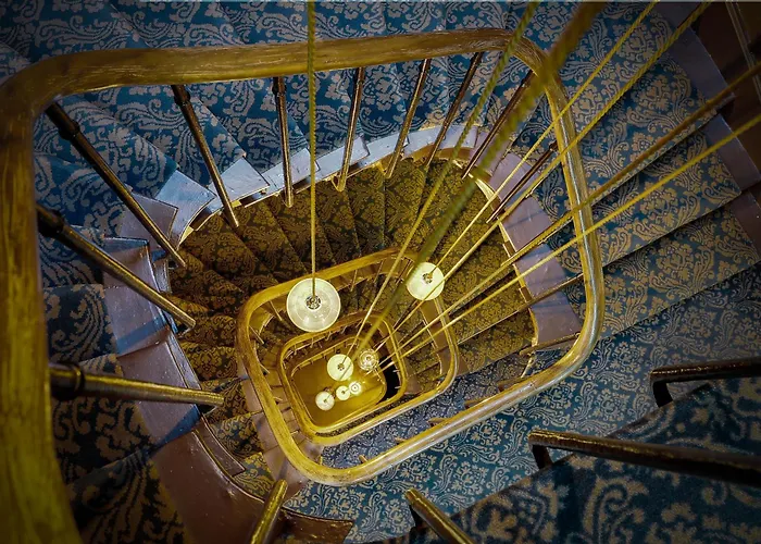 Verneuil Saint Germain Париж