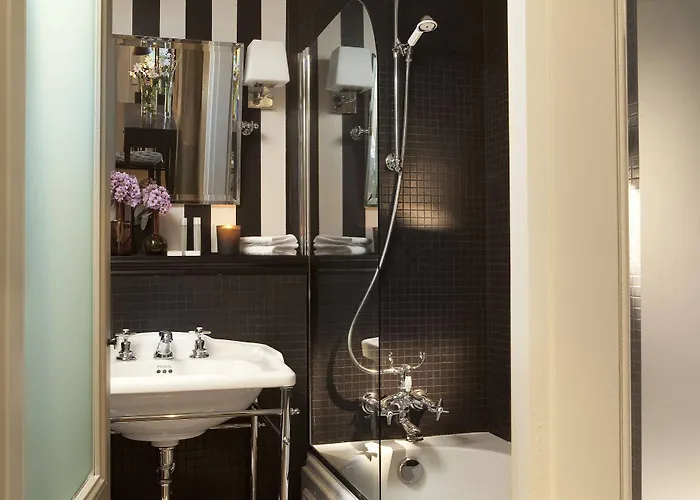 Verneuil Saint Germain Отель 4*