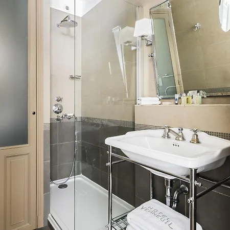 Verneuil Saint Germain Ξενοδοχείο 4*